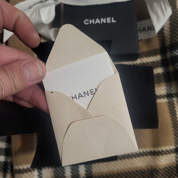 Chanel pale gold hollow vintage brooch - Picture 5 of 5